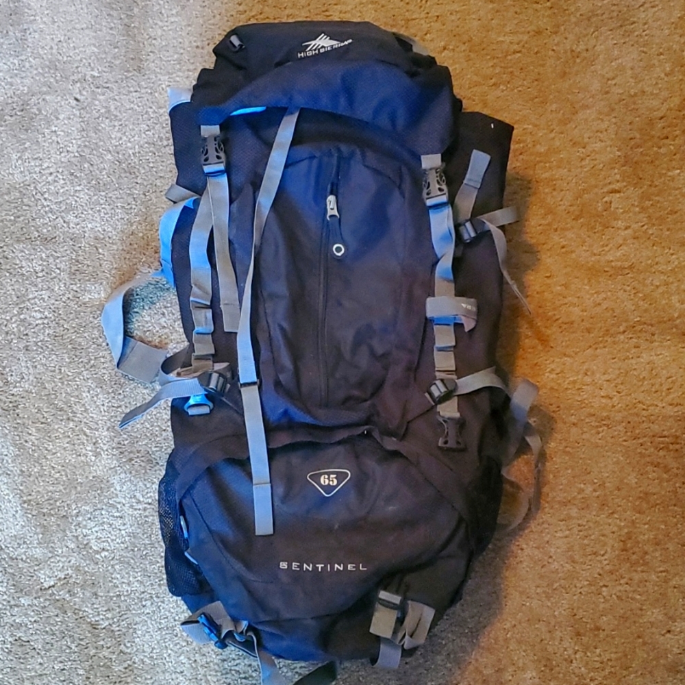 UNISEX High Sierra Sentinel 65 Liter Backpack for hiking